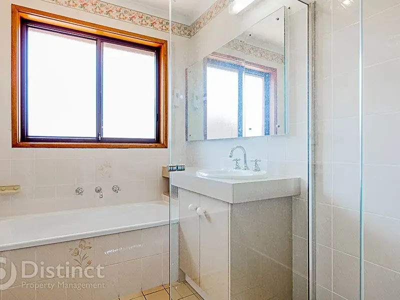 42 Challinor Crescent, Florey, photo 6