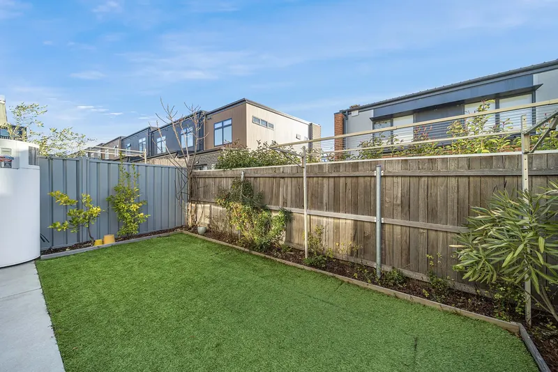 70/4 Pearlman Street, Coombs, photo 18