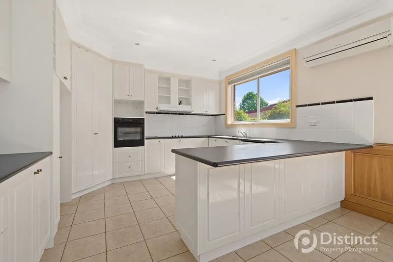 2 Quinlivan Crescent, Dunlop, photo 4
