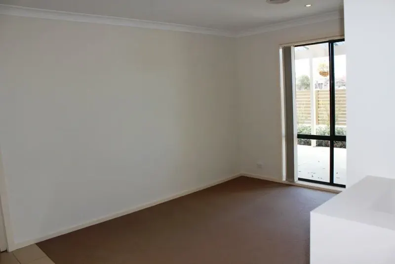 37 Dame Zara Street, Gungahlin, photo 18