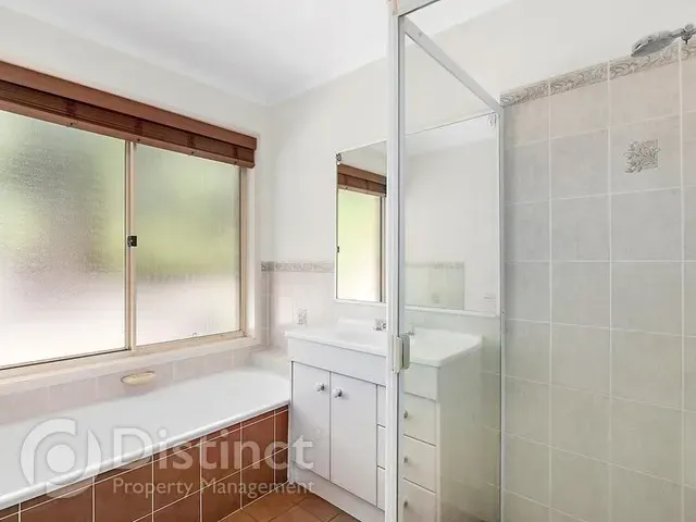 1 Thomas Royal Gardens, Queanbeyan East, photo 5