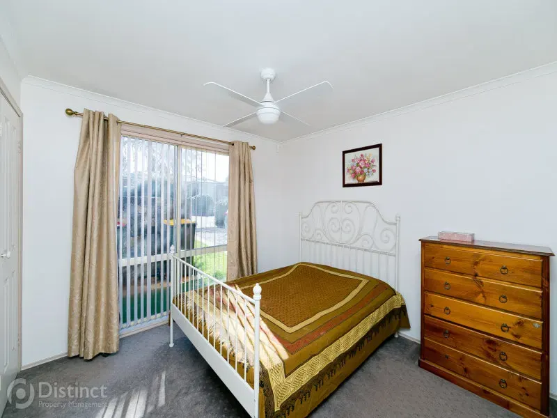 18 Alarmon Crescent, Dunlop, photo 5