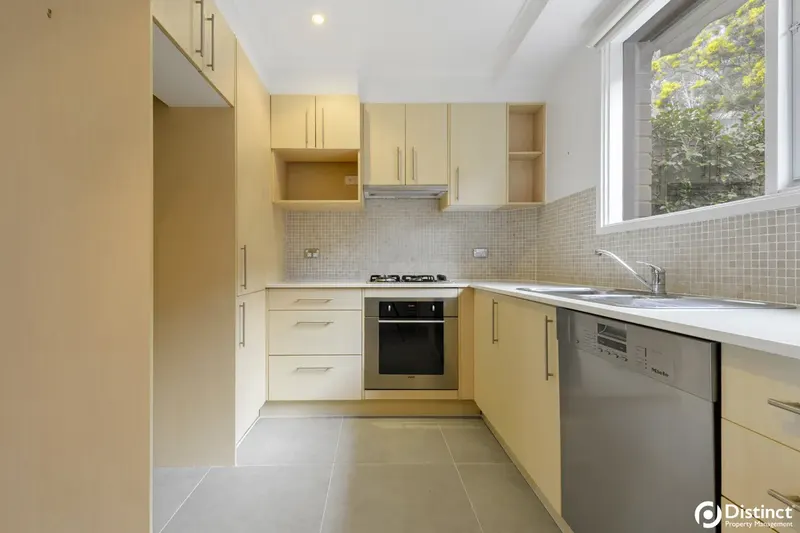 57 Barnet Close, Phillip, photo 4