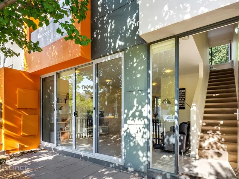 10 Dobikin Street, Crace, photo 1