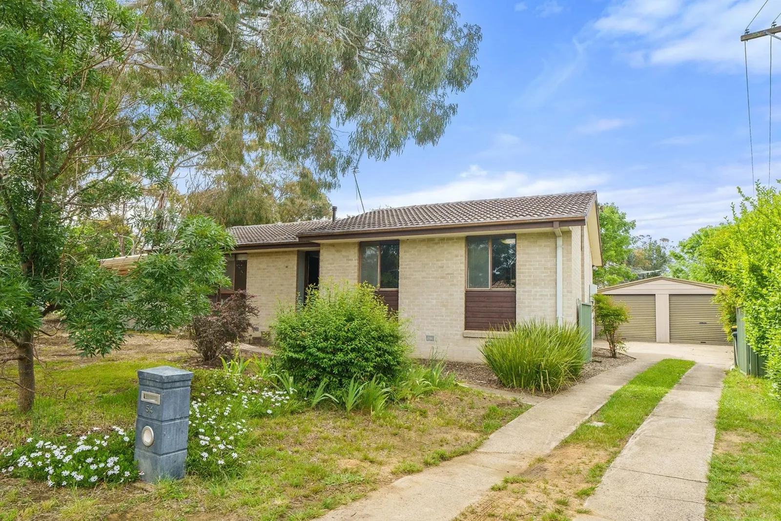 54 Castley Circuit, Kambah, photo 1