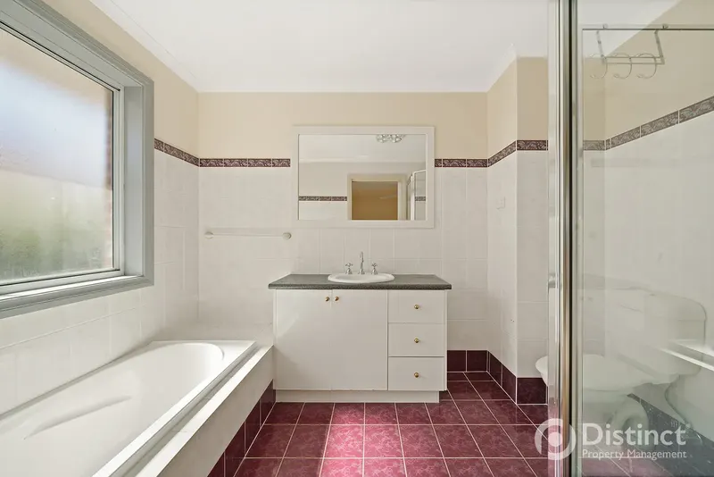 2 Quinlivan Crescent, Dunlop, photo 12