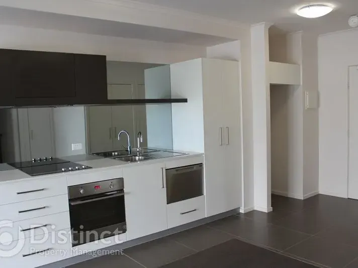 81/140 Anketell Street, Greenway, photo 2