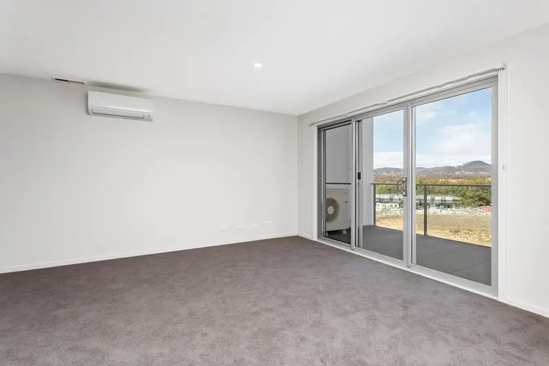 137/35 Oakden Street, Greenway, photo 10