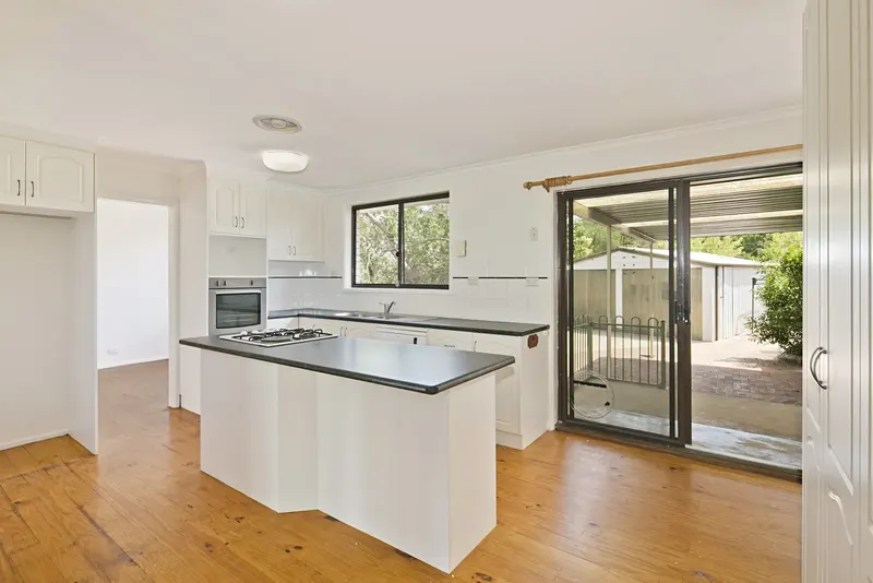 22 Kneeshaw Street, Monash, photo 2
