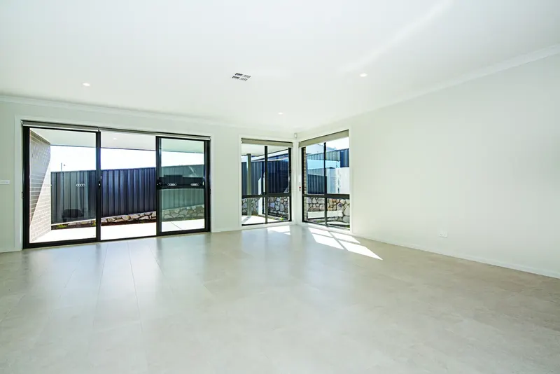 37 Toppano Street, Moncrieff, photo 5