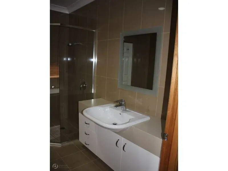 11 Ashbrook Street, Amaroo, photo 15