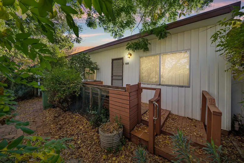 2/30 Booth Street, Queanbeyan