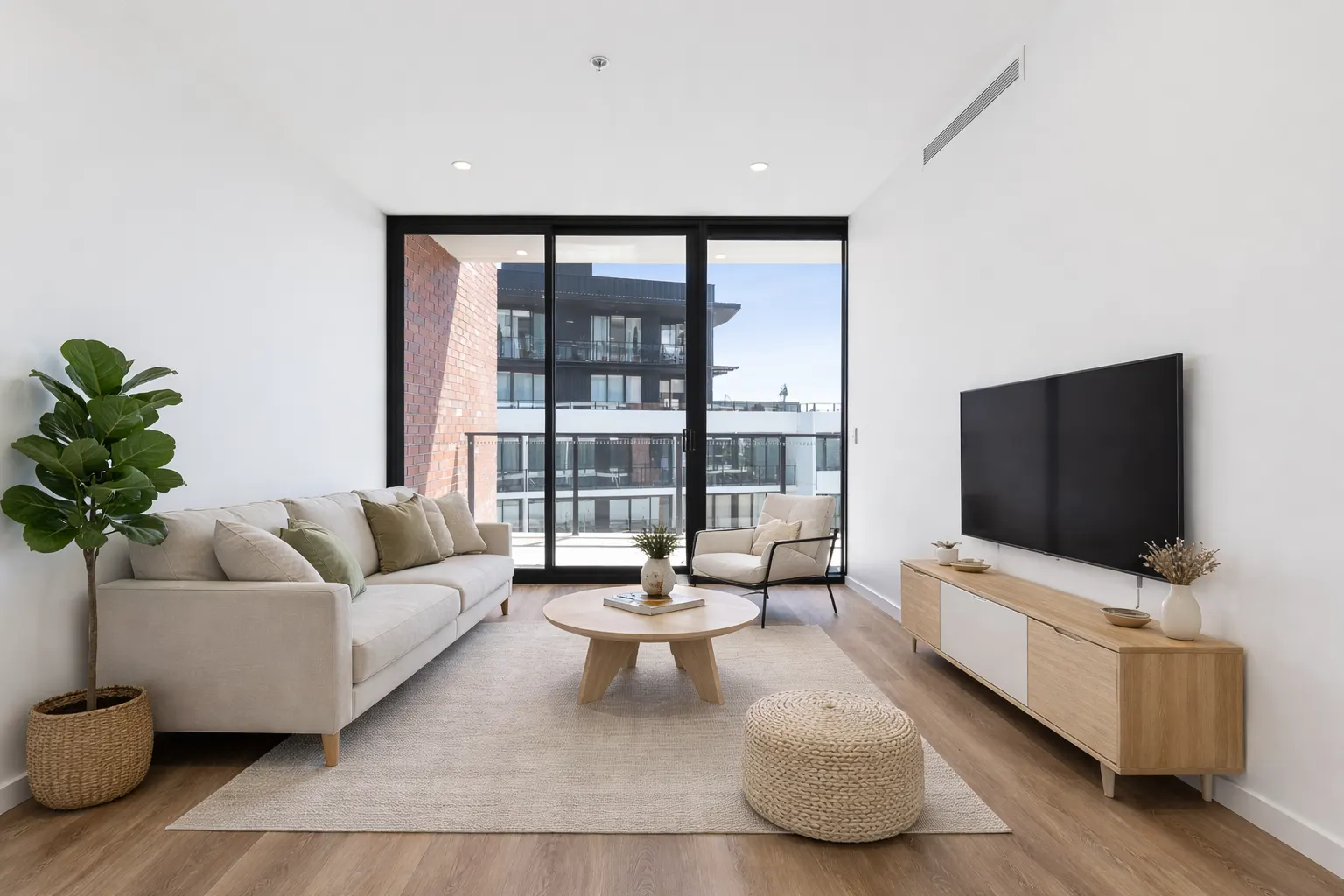 84/5 Light Street, Griffith, photo 1