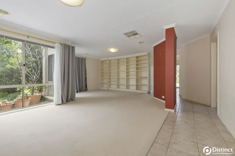 15 Leven Street, Amaroo, photo 4