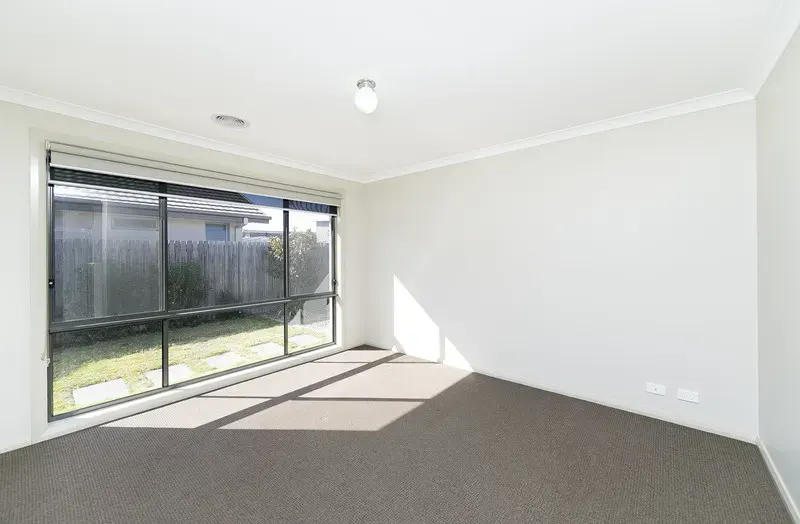 10 Jack Ryan Street, Forde, photo 3