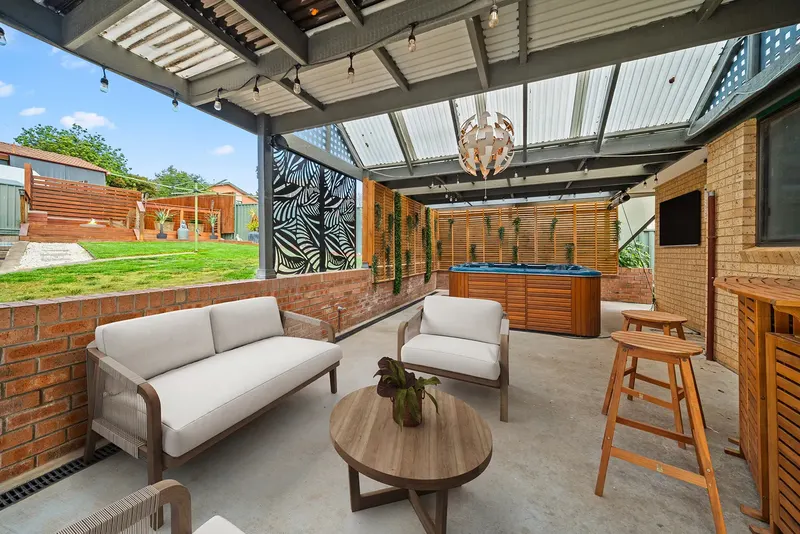 18 Dunn Street, Queanbeyan West, photo 2