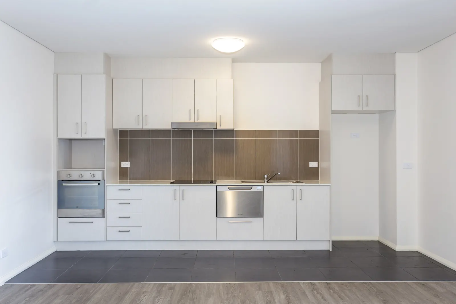 52/162 Flemington Road, Harrison, photo 1
