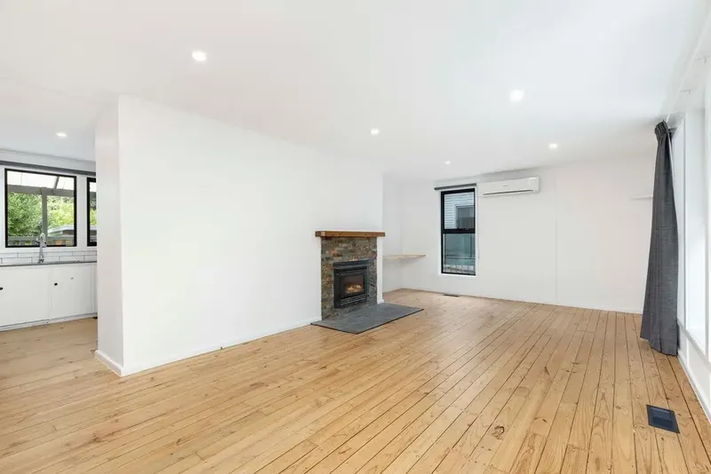 19 Bundeela Street, Narrabundah, photo 3