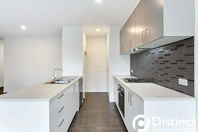 2/135 Easty Street, Phillip, photo 2
