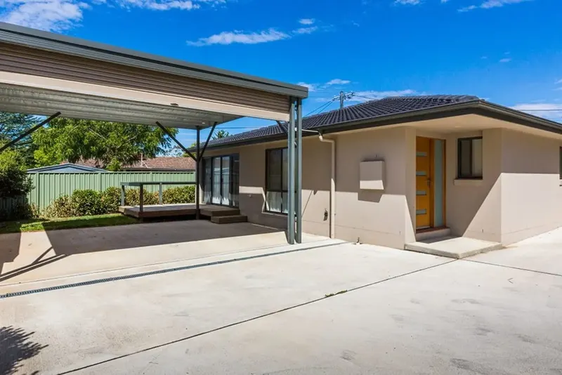 2/22 Lachlan Street, Macquarie