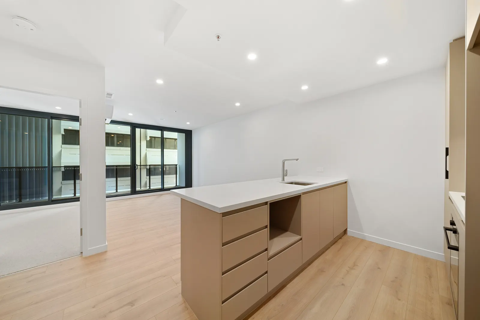 607/49 Furzer Street, Phillip, photo 1