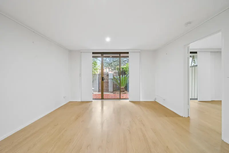 105/10 Currie Crescent, Griffith, photo 3