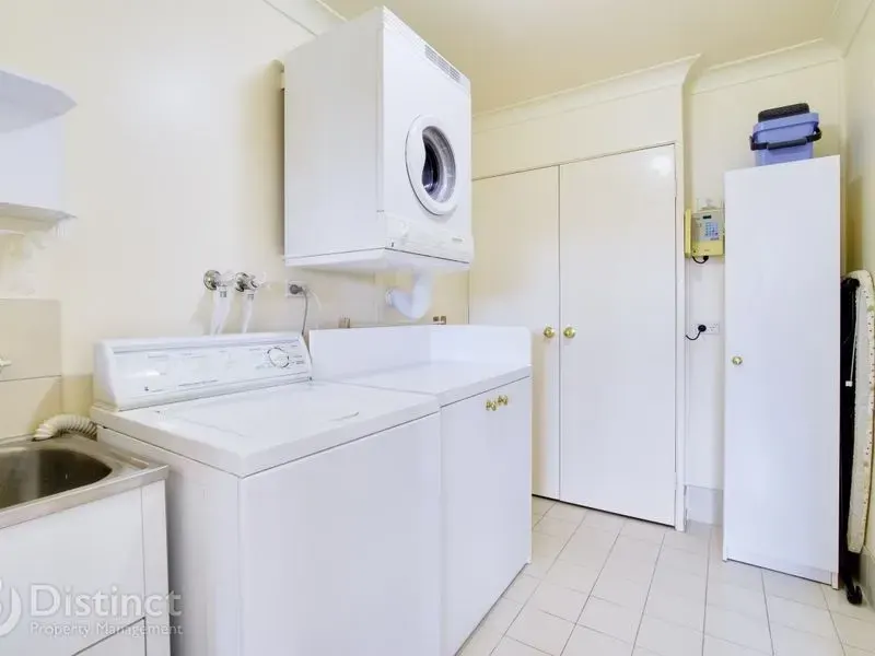 17 Whitty Crescent, Isaacs, photo 13