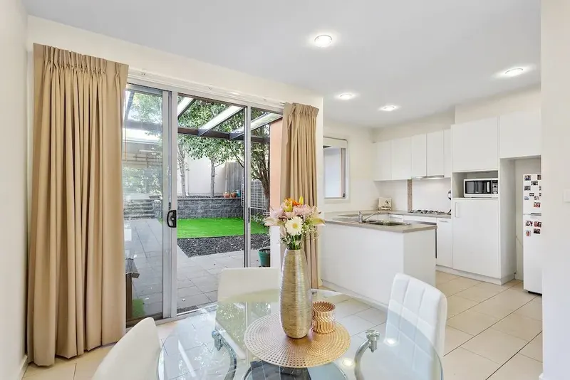 10 Dobikin Street, Crace, photo 6