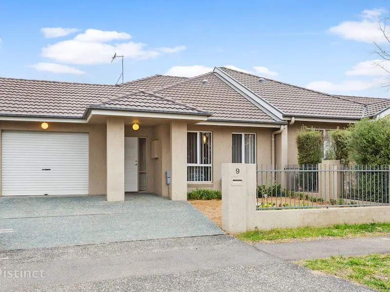 9 Helen Turner Street, Gungahlin, photo 1