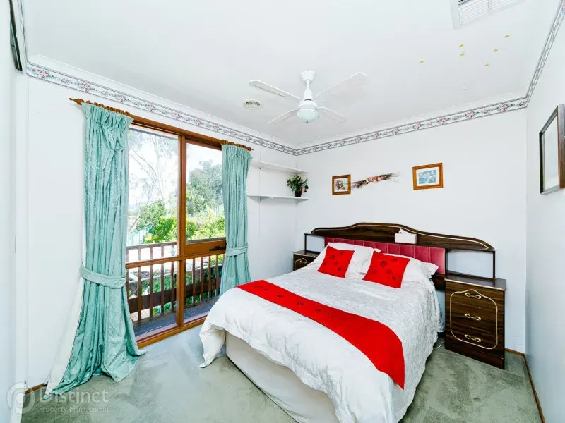 31 Jackie Howe Crescent, Macarthur, photo 7