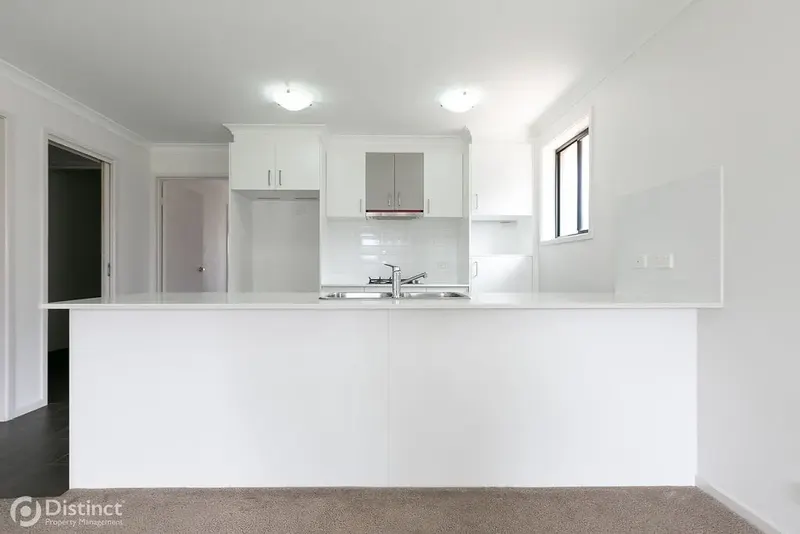 108 Burrumarra Avenue, Ngunnawal, photo 4