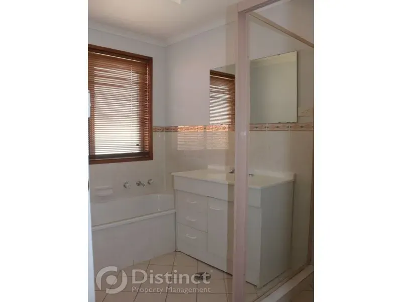 16 Gang Gang Court, Ngunnawal, photo 9