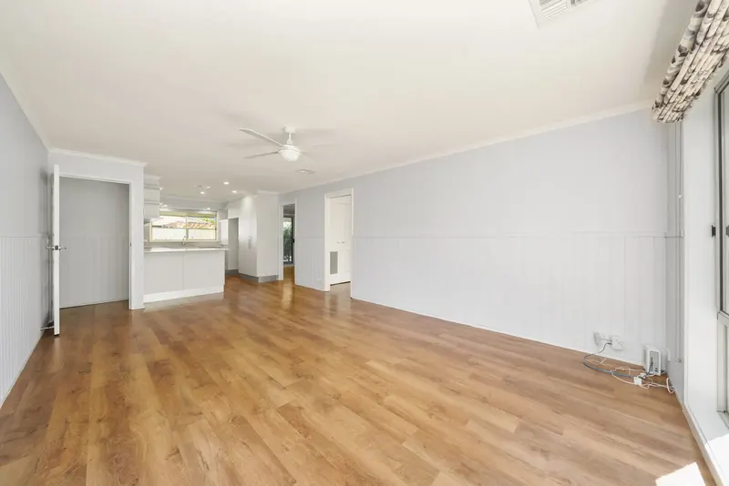 12 Arakoon Crescent, Isabella Plains ACT 2905, photo 3