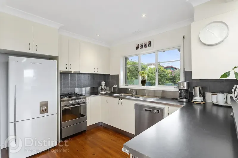 26 Gledden Street, Chifley, photo 3