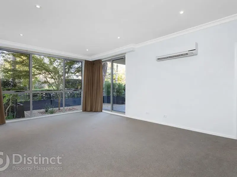 10/57 Lowanna Street, Braddon, photo 5