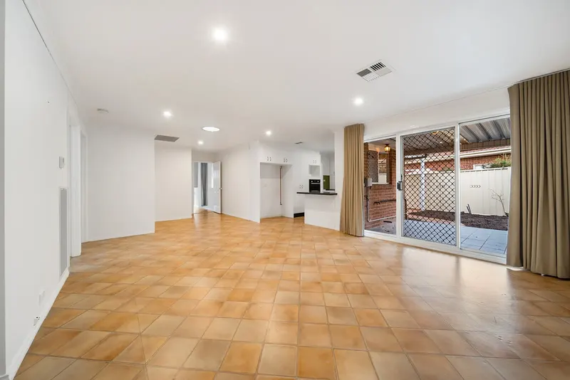 4 Maloney Street, Queanbeyan West, photo 2