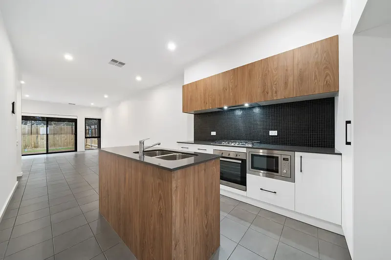 93/1 Rowland Rees Crescent, Greenway, photo 5