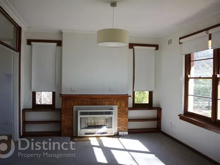 9 Barrallier Street, Griffith, photo 2