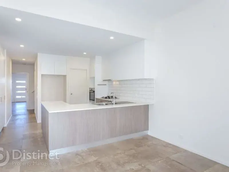 44 Gudamang Street, Ngunnawal, photo 4