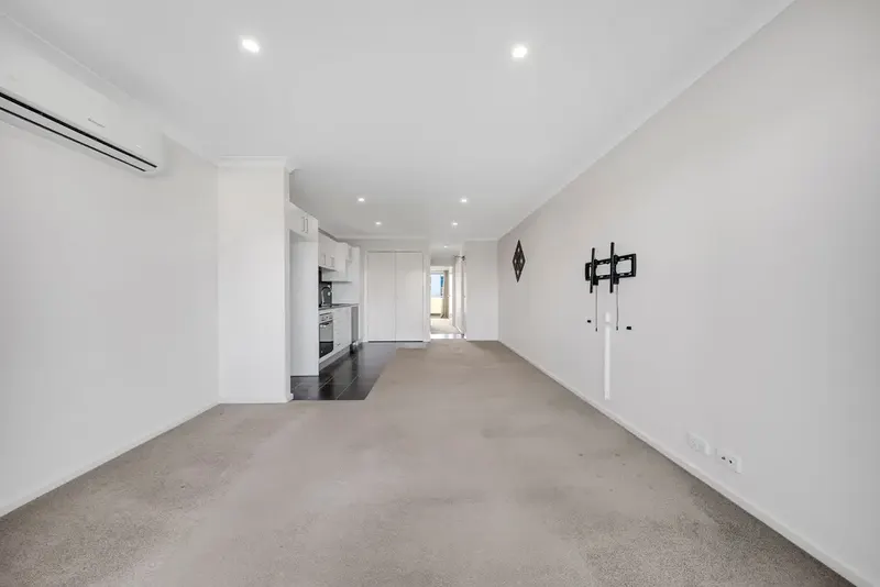 43/84 Kings Canyon Street, Harrison, photo 2