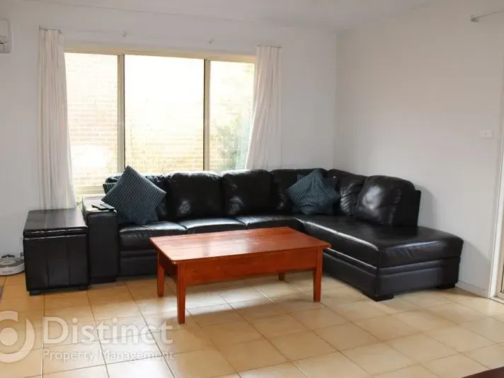 70 Wanderer Court, Amaroo, photo 4
