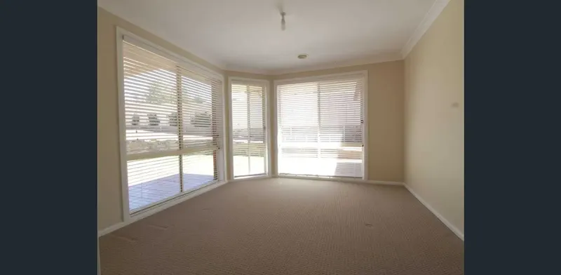 5 Sale Place, Amaroo, photo 15