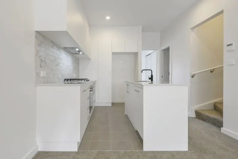 67/45 Athlon Drive, Greenway, photo 3
