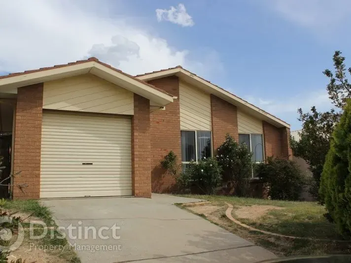16 Marungul Avenue, Ngunnawal, photo 10