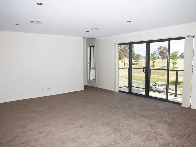 117 Anthony Rolfe Avenue, Gungahlin