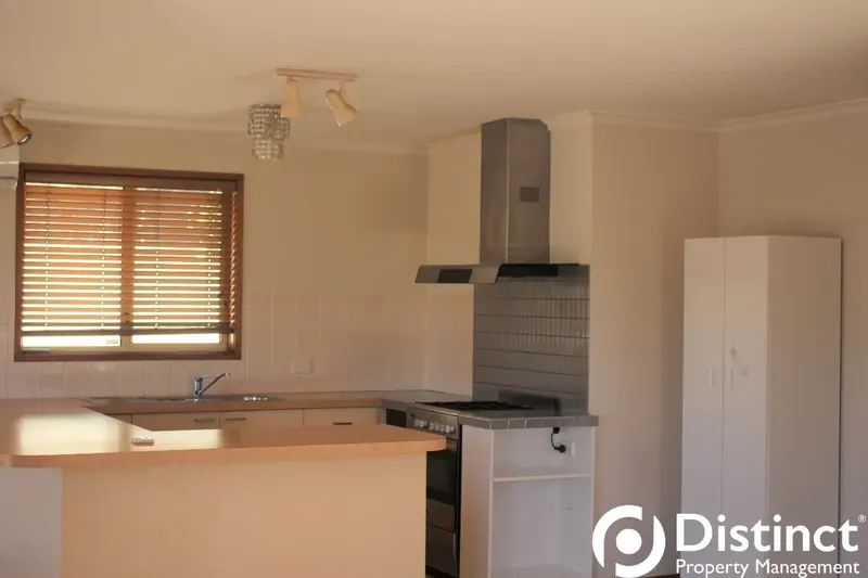 65 Bellchambers Crescent, Banks, photo 2