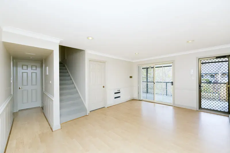 103/13-15 Sturt Avenue, Griffith, photo 3