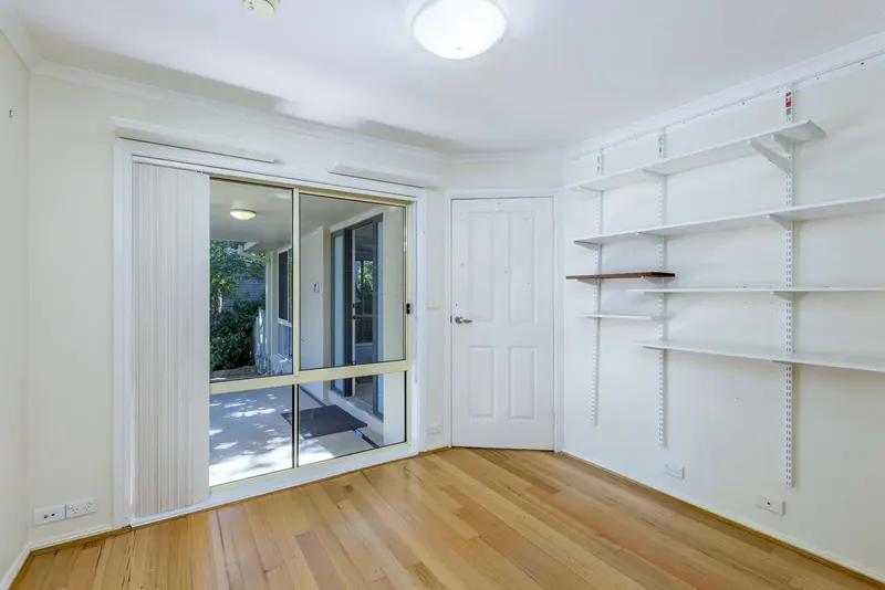 15 Piguenit Close, Lyneham, photo 4