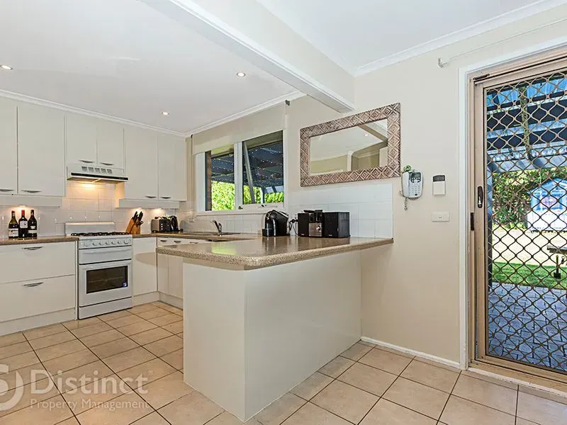 5 Magarey Place, Kambah, photo 2