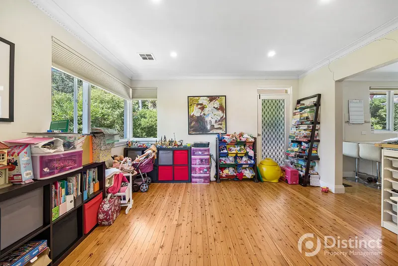 98 Vasey Crescent, Campbell, photo 7